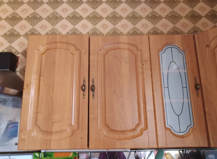 Способ избавиться от жира на верхних шкафах кухни