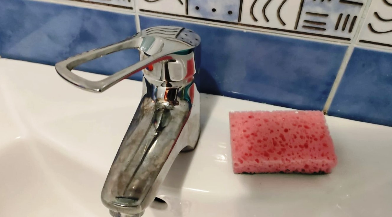 Лимон и зубная паста: помогли отмыть до блеска