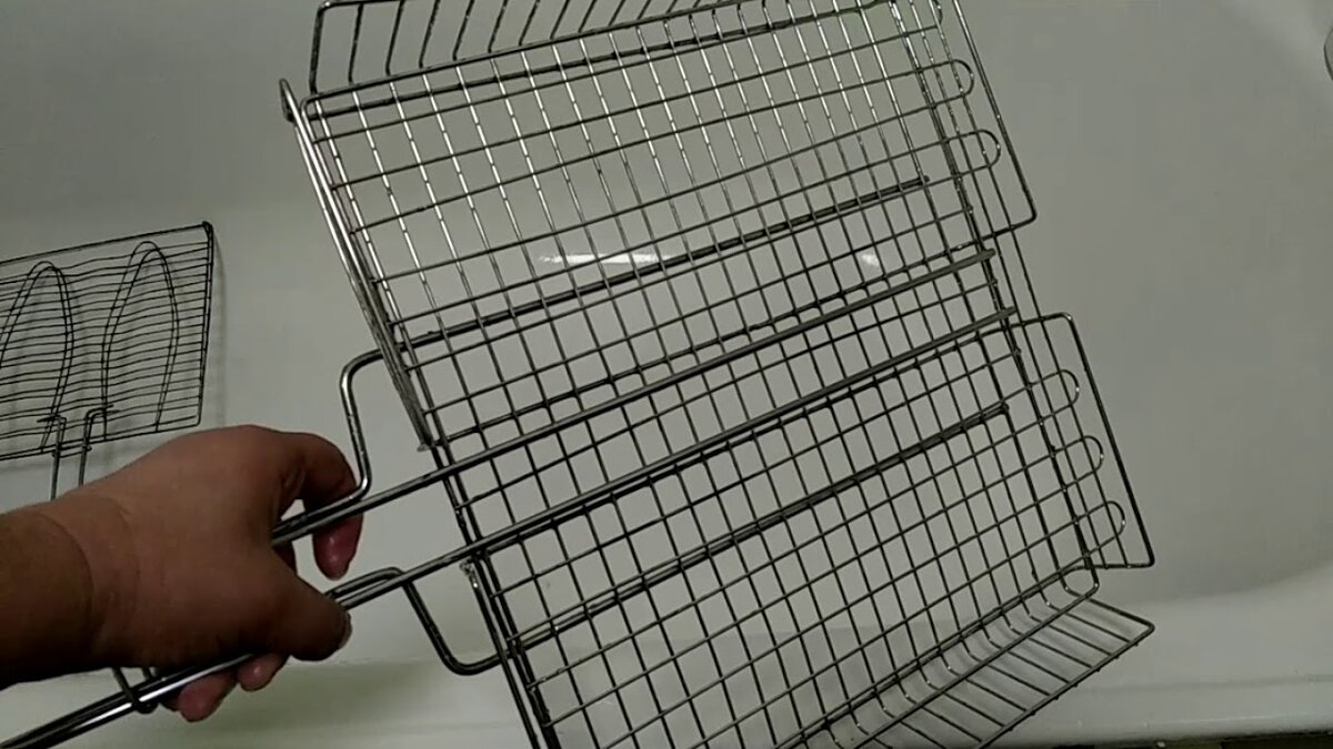 Решетка после жарки шашлыка «самоочищается» в обычном пакете