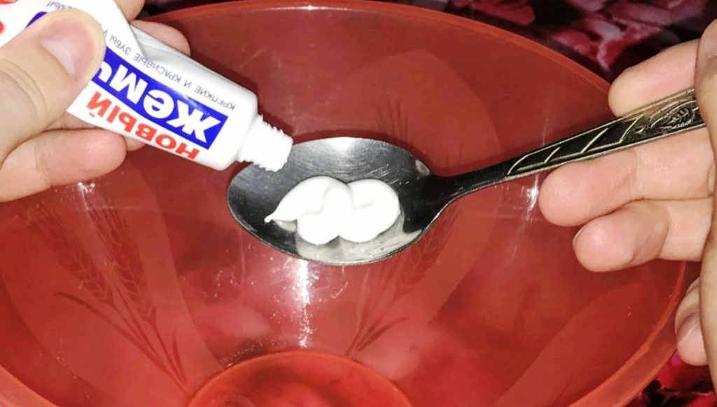 До скрипа отмываю окна и зеркала! Использую собственное средство